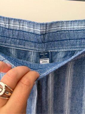 Old Navy Light Blue and White Vertical Stripe Wide-Leg Pants